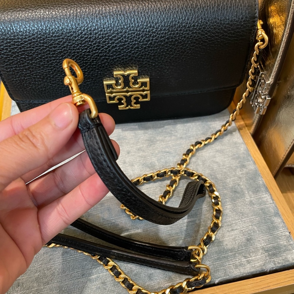 New, authentic britten chain wallet w wristlet black crossbody - Picture 11 of 14